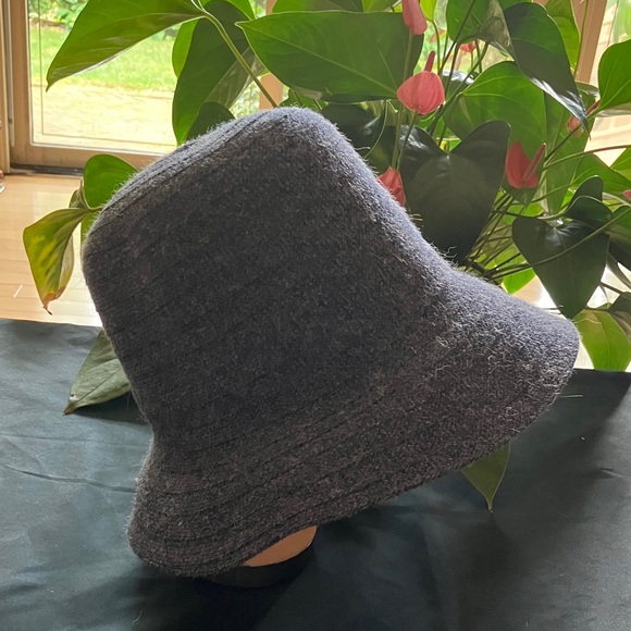 Chic Charcoal Women's Hat - Picture 3 of 7